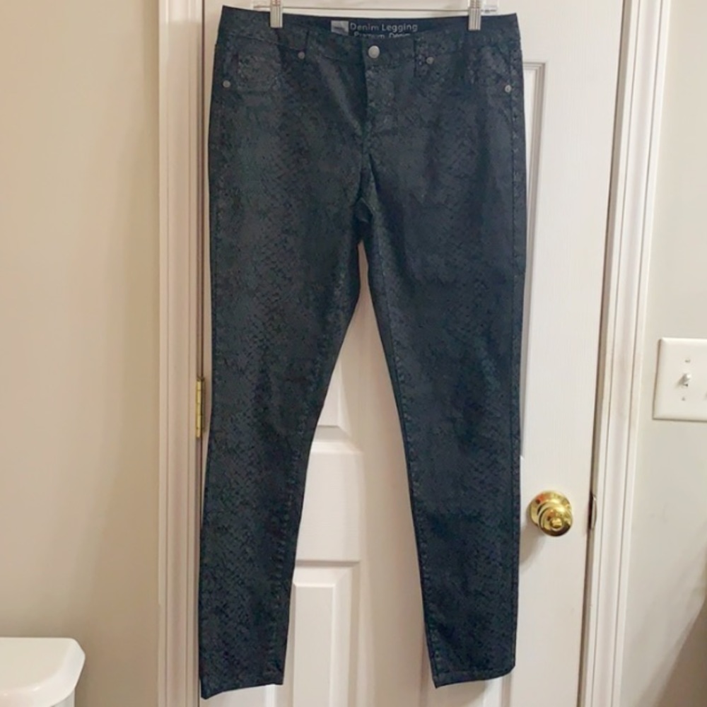 Mission denim legging snake skin pattern